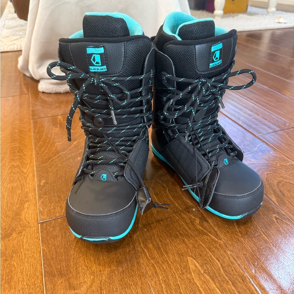 Liquid Cirrus women’s snowboarding boot
